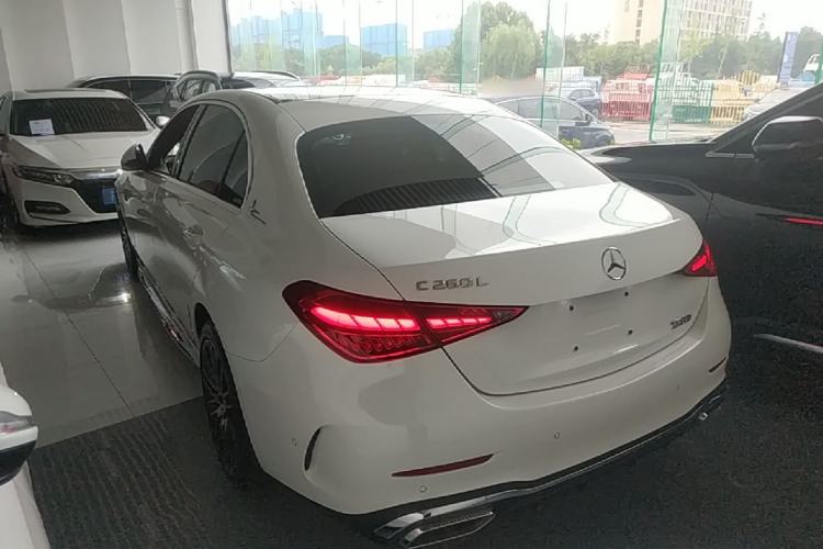 Mercedes-Benz C 260 L 2025 — фото 4