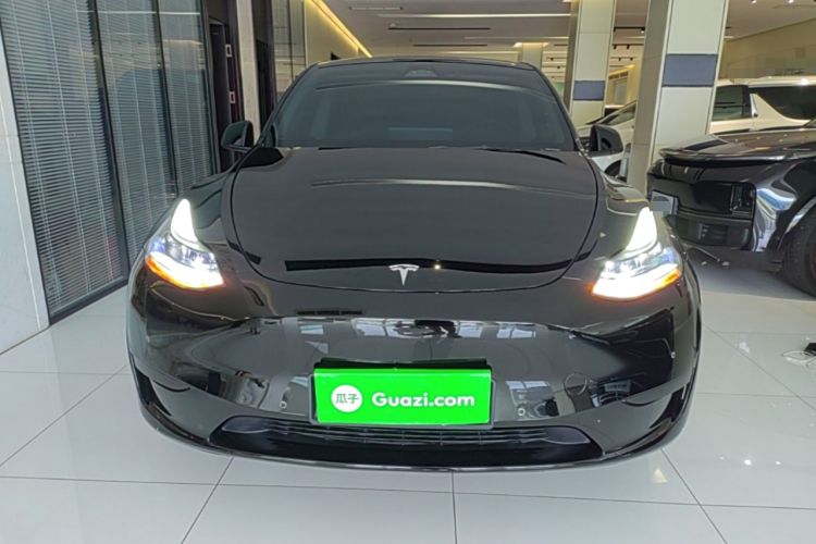 Tesla Model Y 2022 — 2