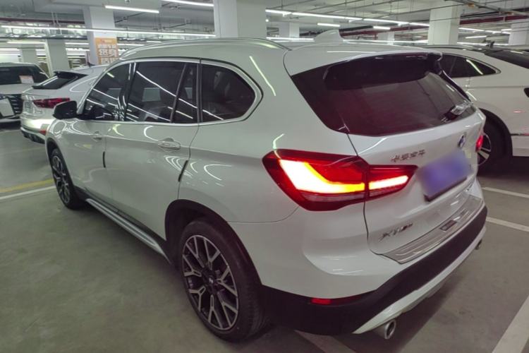BMW X1 2021 — фото 4
