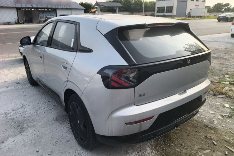 Arcfox T1 2025 — 4