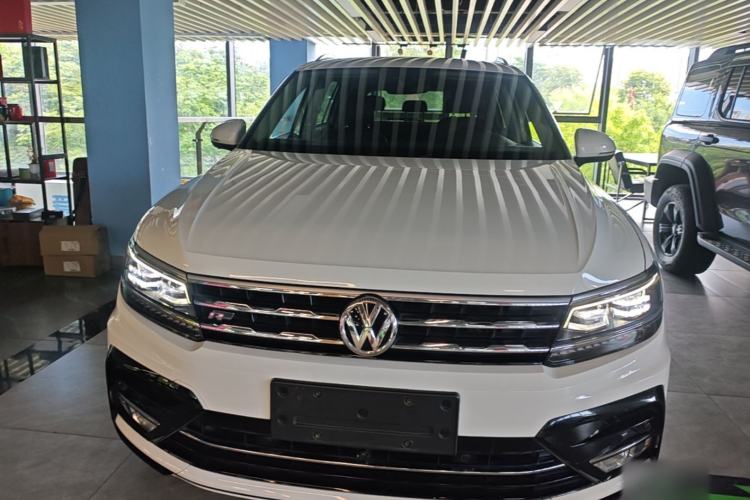 Volkswagen tiguan l 2020 — фото 2