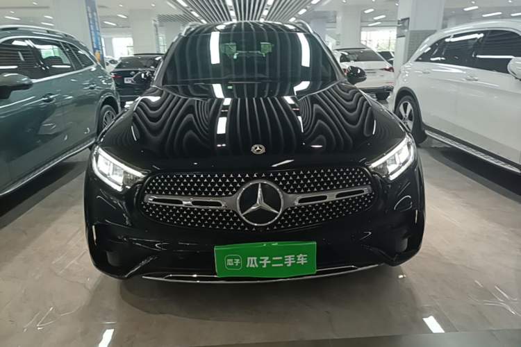 Mercedes-Benz GLC 300 L 2023 — фото 2