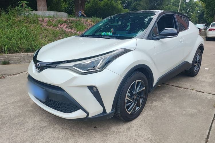 Toyota C-HR 2023 — фото 1