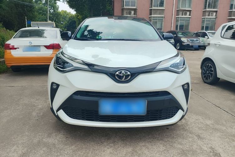 Toyota C-HR 2023 — фото 2