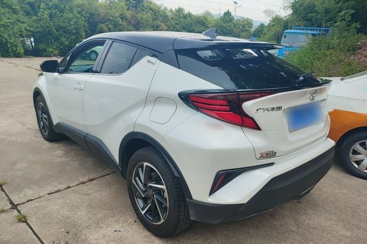 Toyota C-HR 2023 — фото 4