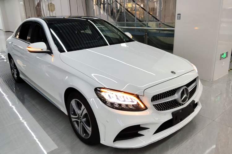 Mercedes-Benz C 260 L 2021 — фото 3