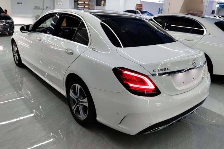 Mercedes-Benz C 260 L 2021 — фото 4