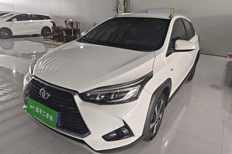 Toyota Yaris 2021 — фото 1