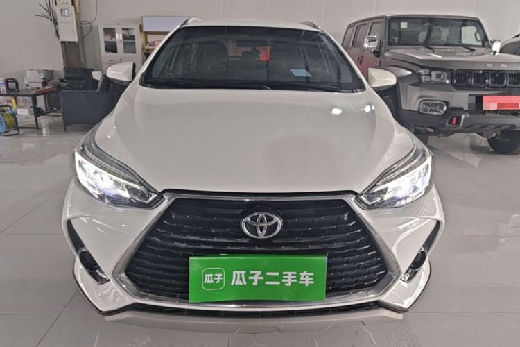Toyota Yaris 2021 — фото 2