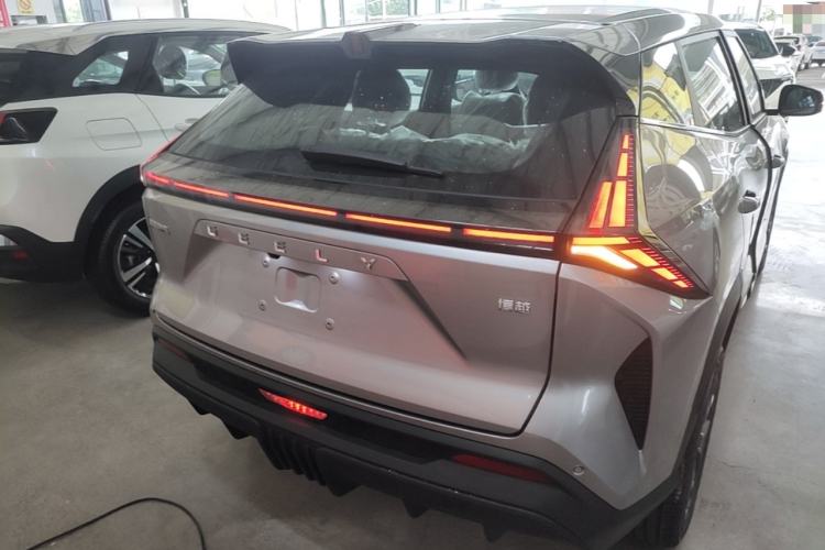 Geely Emgrand X7 2026 — 5