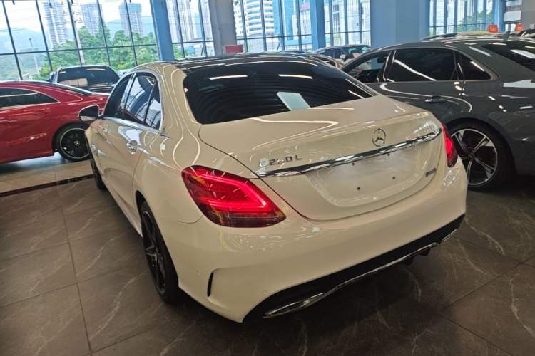 Mercedes-Benz C 260 L 2021 — 4