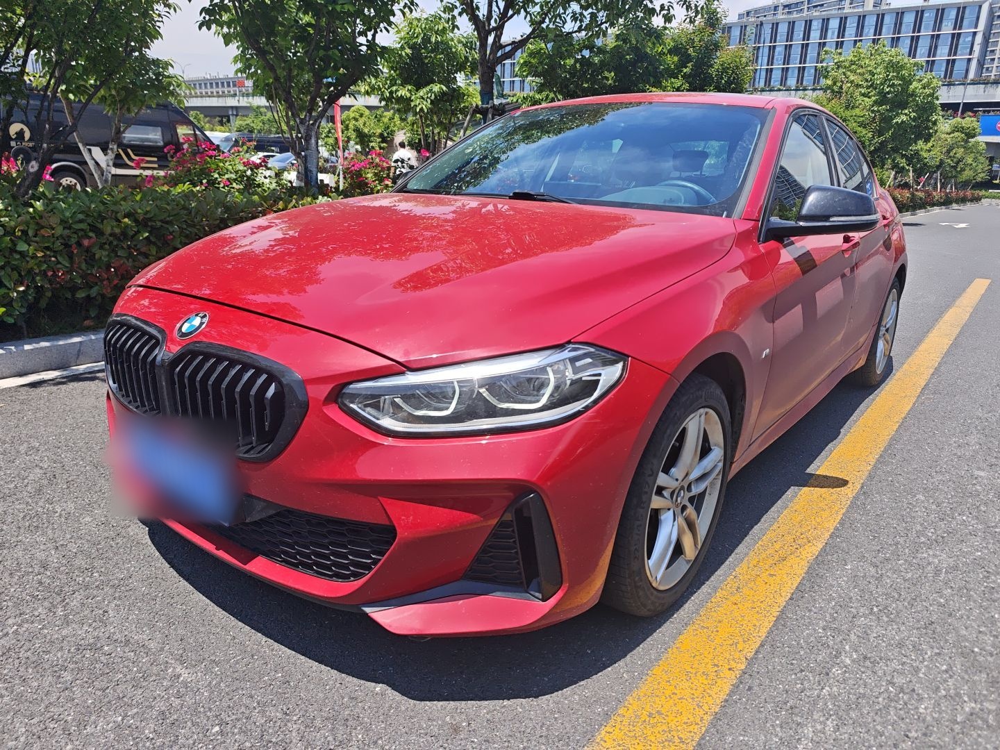 BMW 120i 2021 — фото 1