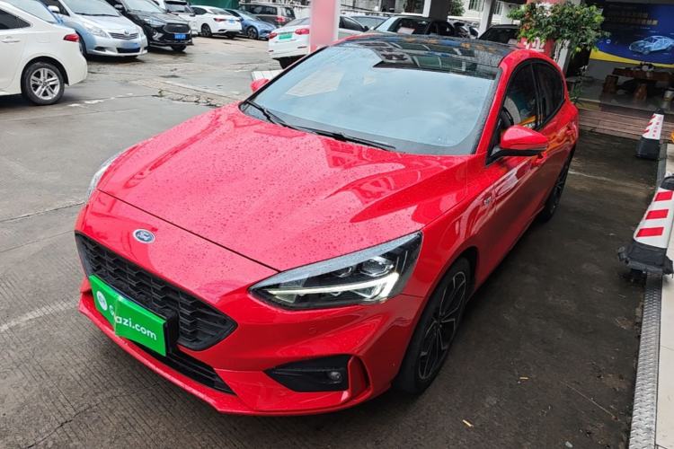 Ford Focus 2020 — фото 1
