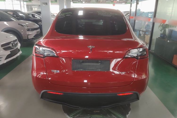 Tesla Model Y 2021 — 5