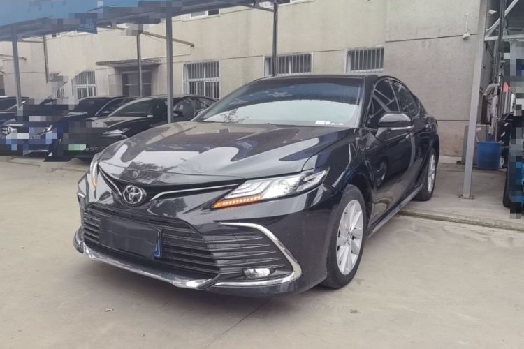 Toyota Camry 2023 — фото 1