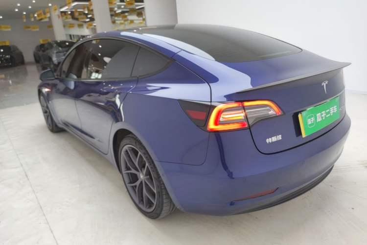 Tesla Model 3 2021 — 4