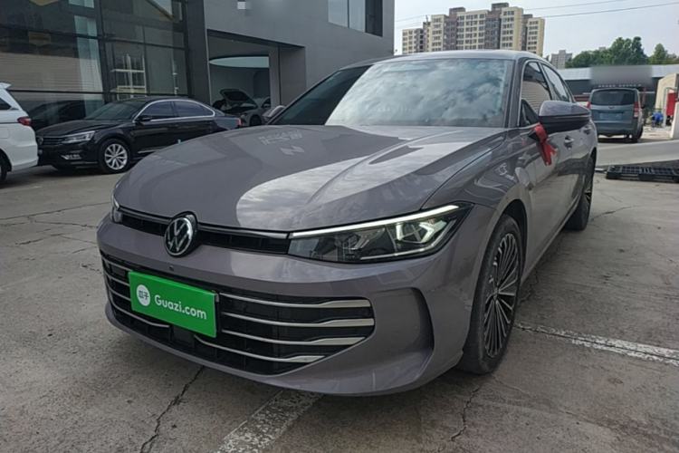 Volkswagen Passat 2025 — фото 1