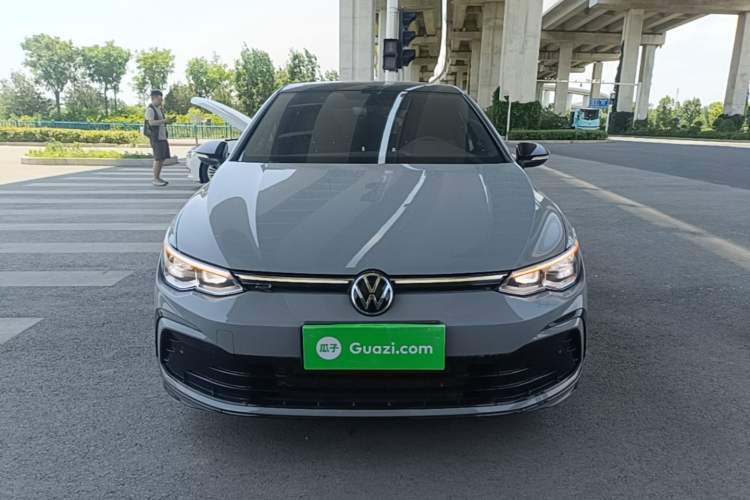 Volkswagen Golf 2023 — 2