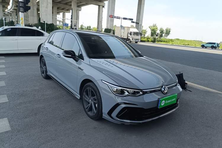 Volkswagen Golf 2023 — 3