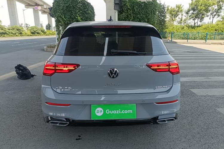 Volkswagen Golf 2023 — 5