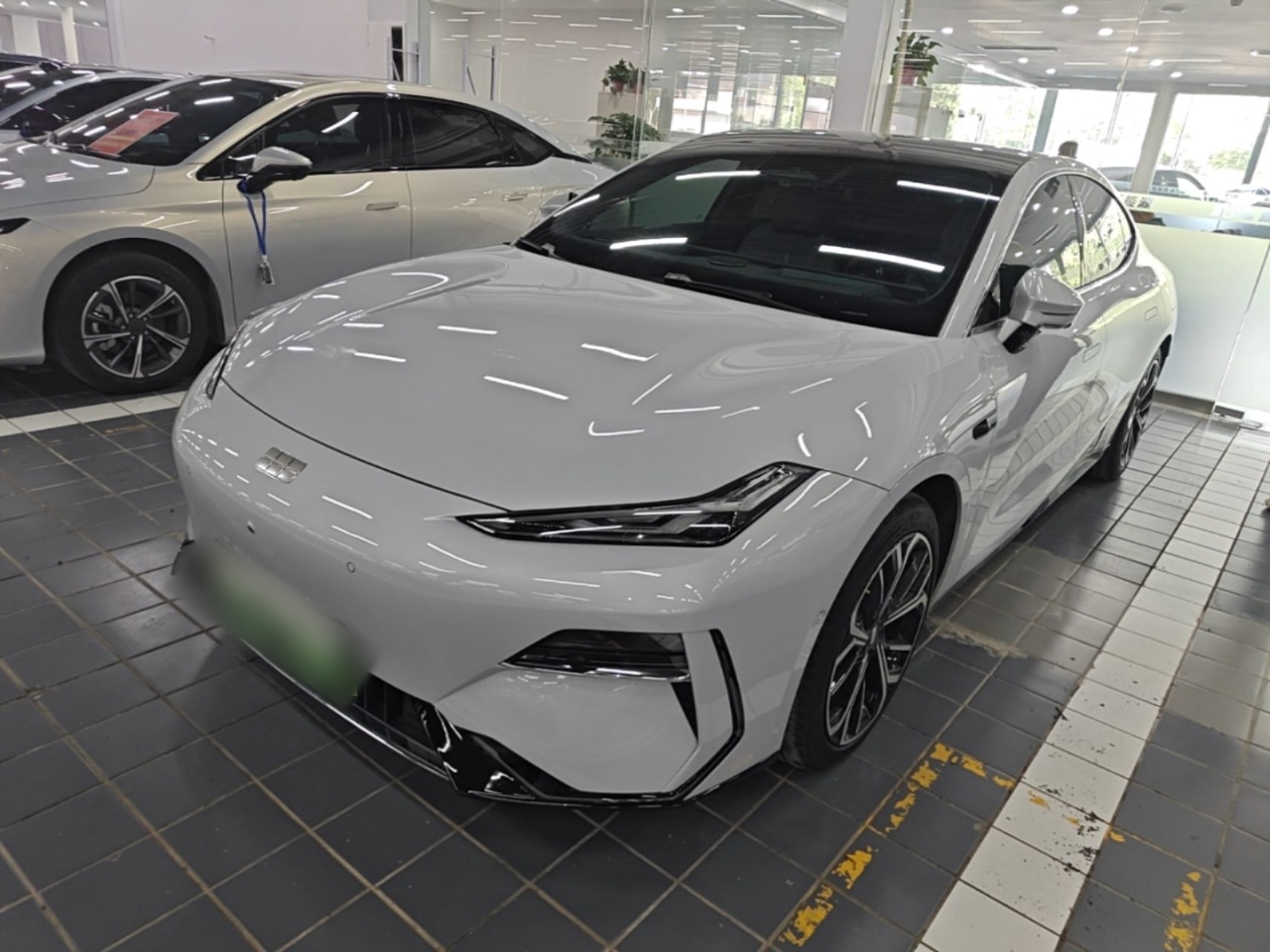 Geely Galaxy E8 2025 — фото 1