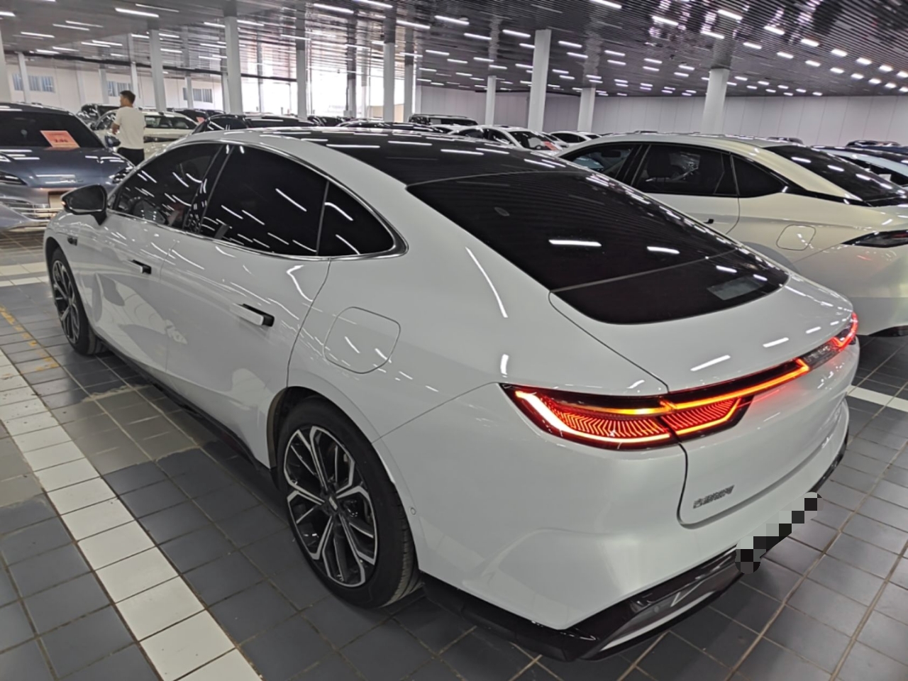 Geely Galaxy E8 2025 — фото 4