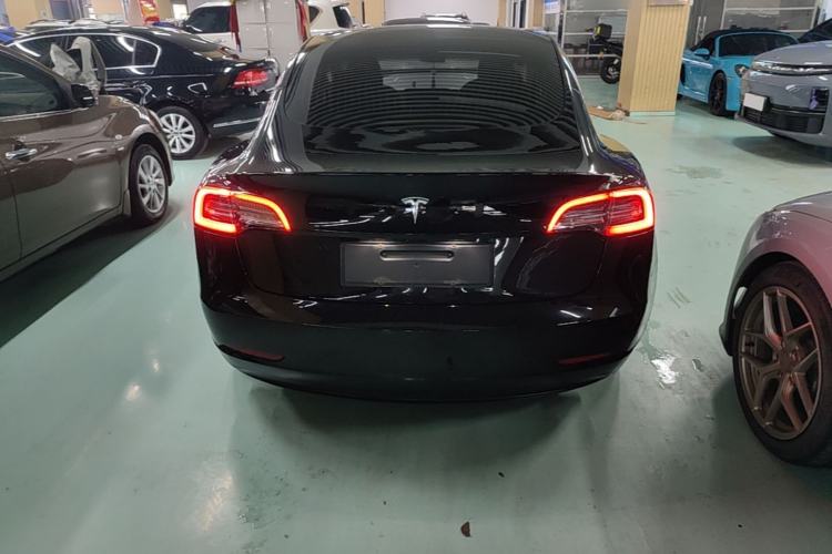 Tesla Model 3 2020 — 5