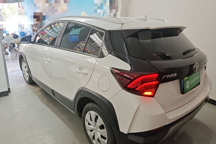 Toyota Yaris 2022 — фото 4