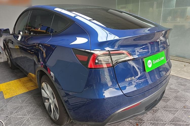 Tesla Model Y 2022 — 4