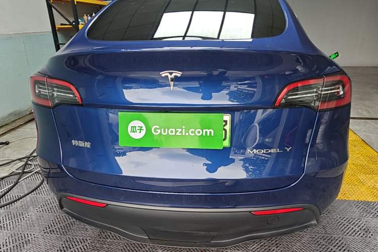 Tesla Model Y 2022 — 5