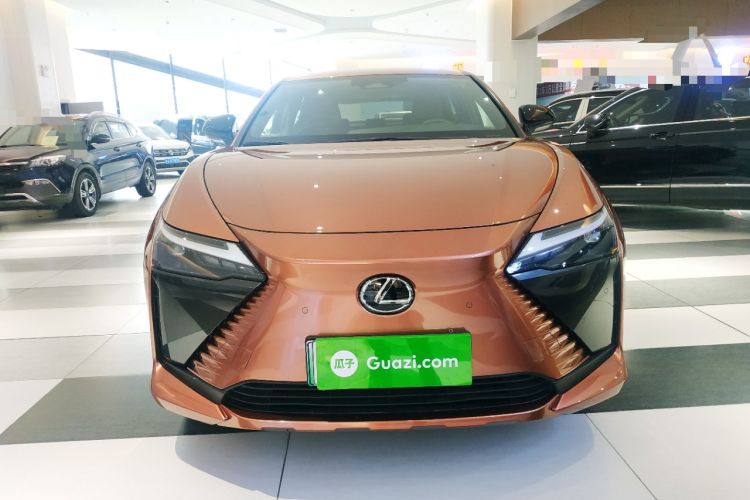 Lexus RZ 450e 2023 — 2
