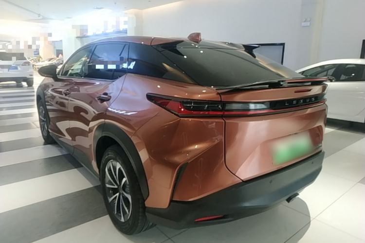 Lexus RZ 450e 2023 — 4