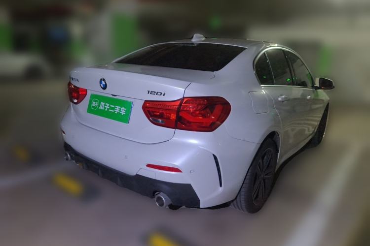 BMW 120i 2022 — фото 4