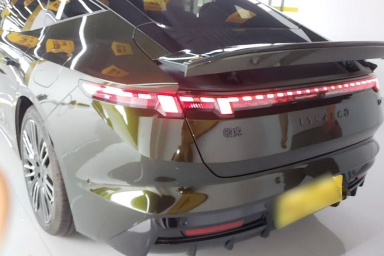 Lynk & Co 10 EM-P 2025 — фото 4