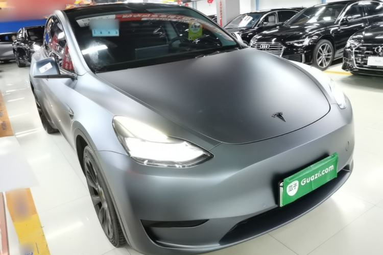 Tesla Model Y 2022 — 3