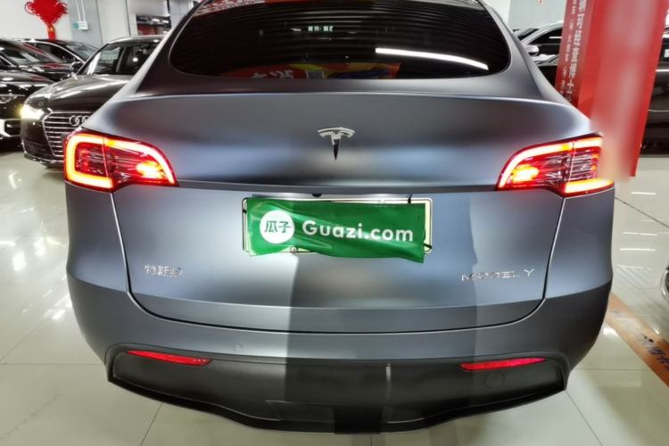Tesla Model Y 2022 — 5