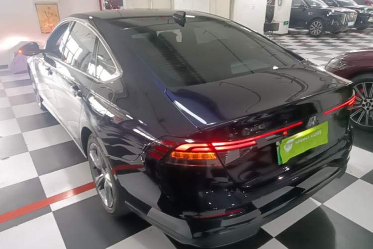 Honda Accord 2023 — 4