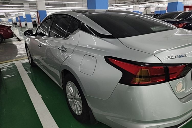Nissan Altima 2020 — фото 4