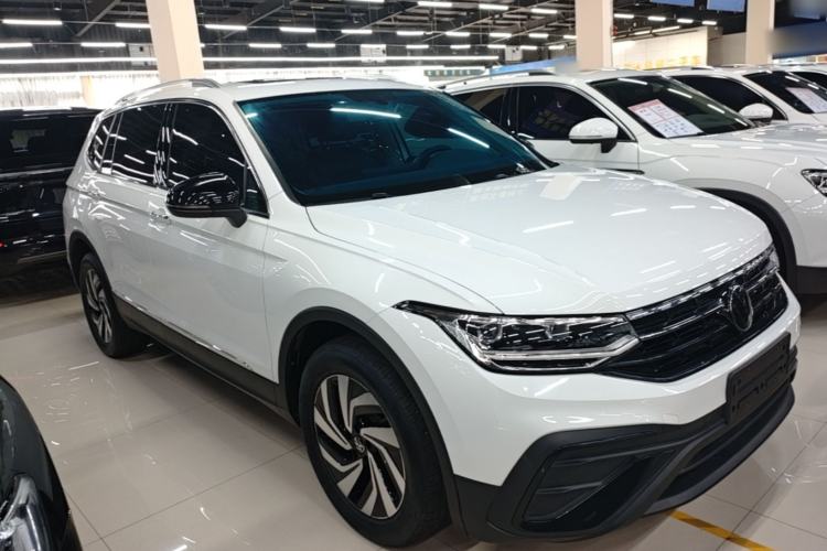 Volkswagen Tiguan L 2024 — фото 3
