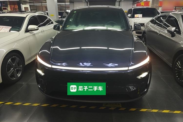 Tesla Model Y L 2025 — 2
