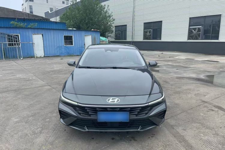 Hyundai Elantra 2023 — 2