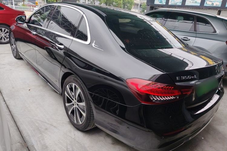 Mercedes-Benz E 350 e L 2023 — фото 4