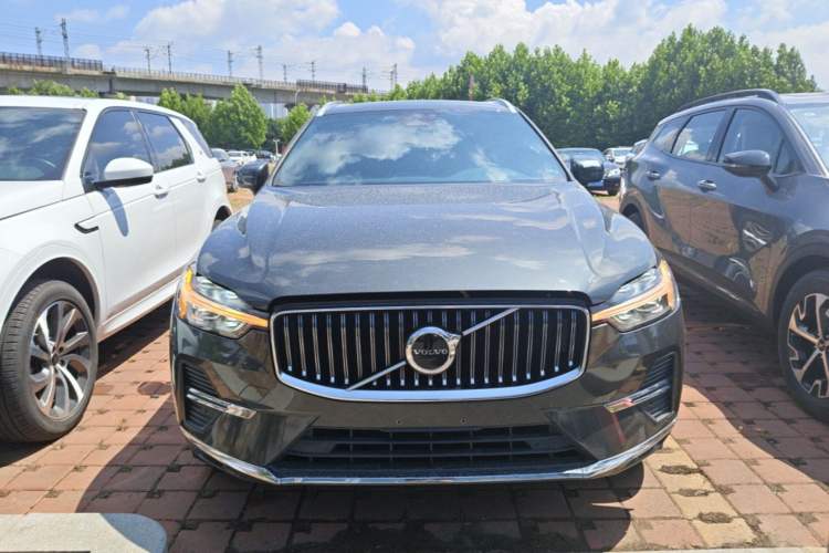 Volvo XC60 2022 — 2