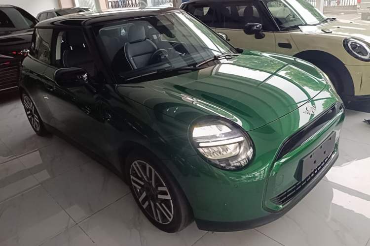 MINI Electric Cooper 2024 — 3