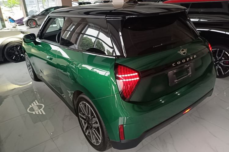 MINI Electric Cooper 2024 — 4