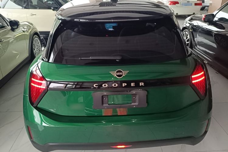 MINI Electric Cooper 2024 — 5