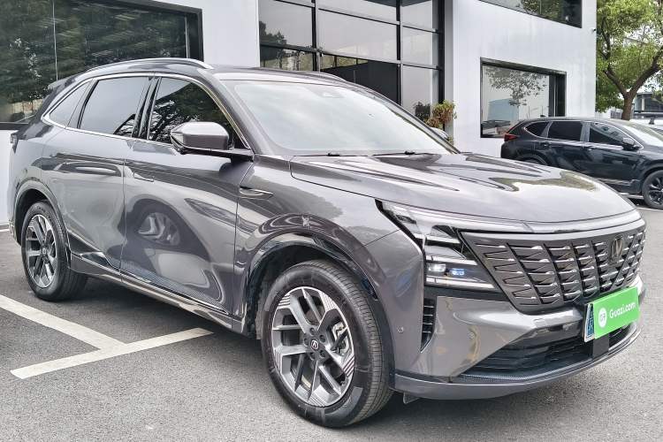 ChangAn CS75 PLUS 2025 — 3