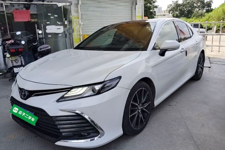 Toyota Camry 2021 — фото 1