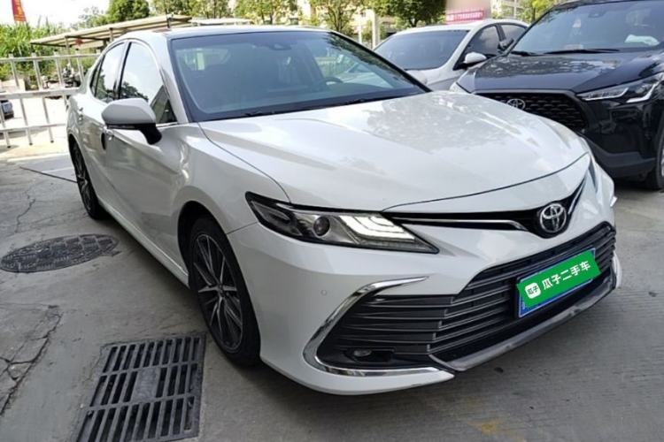 Toyota Camry 2021 — фото 3