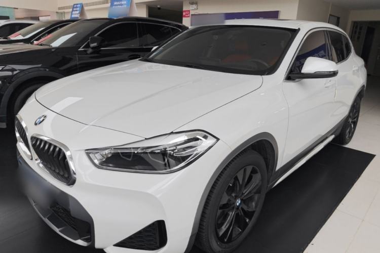 BMW X2 2021 — фото 1